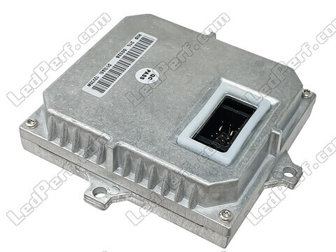 Foto af toppen af den originale xenon ballast til Mercedes CLK (W209) -