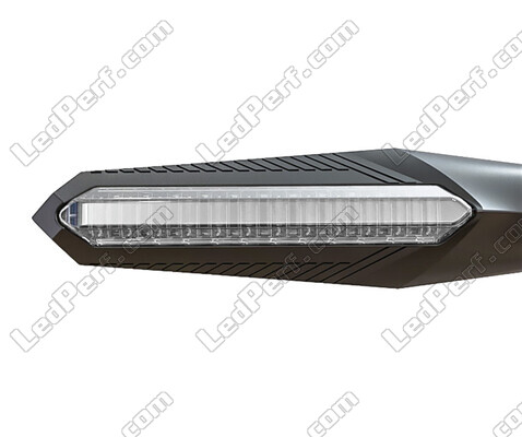 Vue avant des dynamiske LED-blinklys avec Kørelys pour Aprilia Caponord 1200